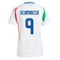 Camisa de Futebol Itália Gianluca Scamacca #9 Equipamento Secundário Mulheres Europeu 2024 Manga Curta